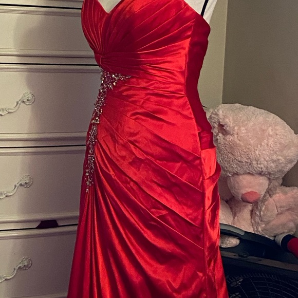 Beautiful Formal Red Prom Evening Dress ❤️ - Picture 3 of 16